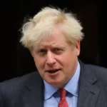 Kiderült, hogy Boris Johnson még több büntetést is kaphat, közben már a lakosság több mint fele akarja, hogy mondjon le