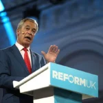 „Óriási marhaság! Elárulják a Brexitet!” – Farage nekiment Burnhamnek az uniós szabad mozgás miatt