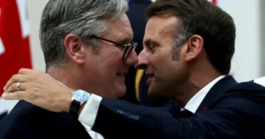 Új brit–francia migrációs egyezmény készül: Hetente 50 migránst küldhet vissza az Egyesült Királyság Franciaországba