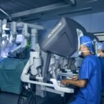 Új korszak kezdődik az angol egészségügyben – hivatalosan is engedélyezték a robotikus sebészeti rendszerek használatát az NHS-nél