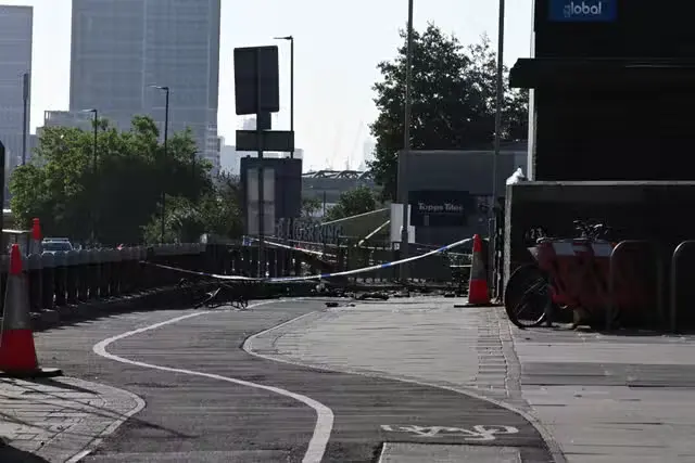 Horrorbaleset Londonban az A40-esen: 1 halott, 3 sérült