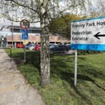 Mind a négy végtagját le kellett vágni egy kislánynak Angliában, mert tévesen hazaengedték a kórházból, most hatalmas összegű kártérítést kapott