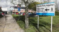 Mind a négy végtagját le kellett vágni egy kislánynak Angliában, mert tévesen hazaengedték a kórházból, most hatalmas összegű kártérítést kapott