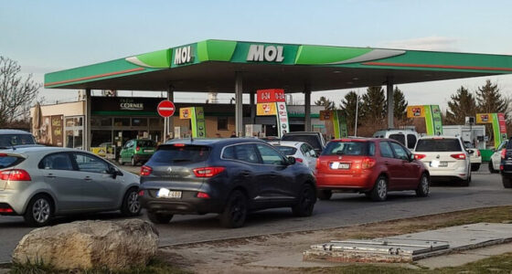 Óriási pánik üzemanyagvásárlás van Magyarországon, kritikus a helyzet országos szinten mindenhol kezd elfogyni az üzemanyag 1