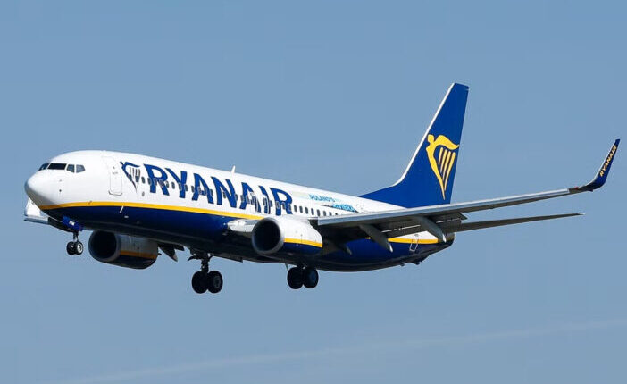 A Ryanair egyik angliai járata több utast, köztük egy mozgássérült nőt is nemes egyszerűséggel ott hagyott az aszfalton és elindult nélkülük 8