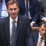 Nagy-Britannia hivatalosan is recesszióban van – a pénzügyminiszter mai nagy bejelentése az adóemelések és támogatások kapcsán, ami mindenkit érint