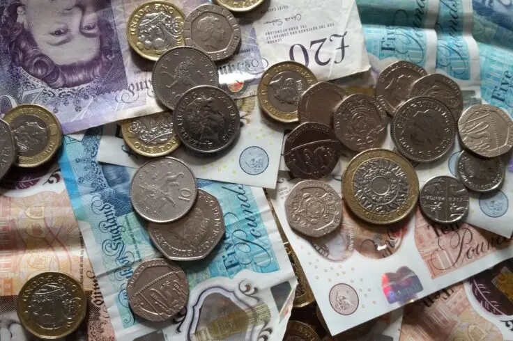 Hivatalos: 2 támogatás végleg megszűnt, és átalakult, amit milliók igényeltek Nagy-Britanniában
