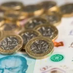 8 éve nem esett ekkorát az emberek fizetésének értéke Nagy-Britanniában, az ONS közzétette a friss adatokat