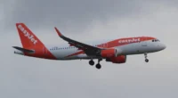 Újra kellett éleszteni az egyik utast az easyJet brit járatán