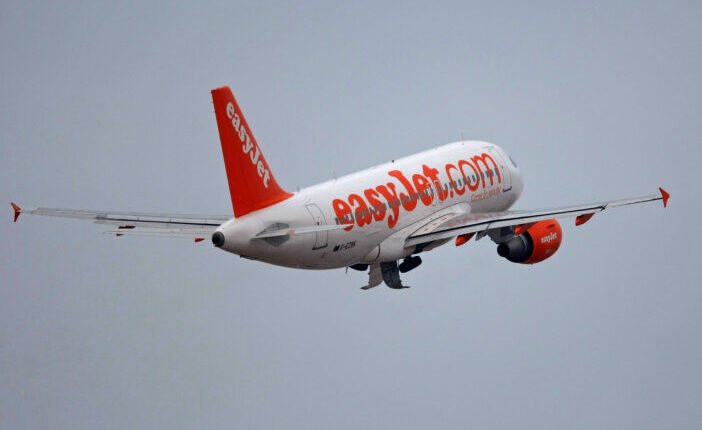 Dráma az egyik londoni easyjet járaton: az utasok ugrottak rá és fogtak le egy férfit, aki teljesen kikelt magából