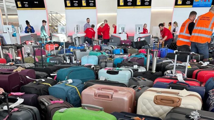 Hatalmas káosz az angliai magyarok által is rengeteget használt londoni repülőtéren egy áramszünet miatt 4