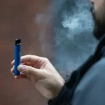Mától lép érvénybe az eldobható vape-ekre vonatkozó tilalom az Egyesült Királyságban – minden, amit tudni kell