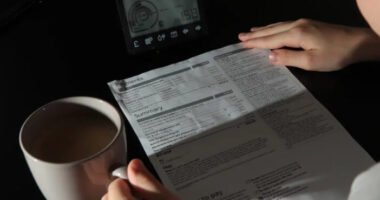 A brit energiaszolgáltatók rengeteg embernek még az árplafon emelkedésénél is többel növelik az energiaszámláit