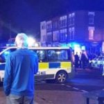 Utcai lövöldözés tört ki Észak-Londonban, egy idős nőt pedig leszúrtak a város déli felén