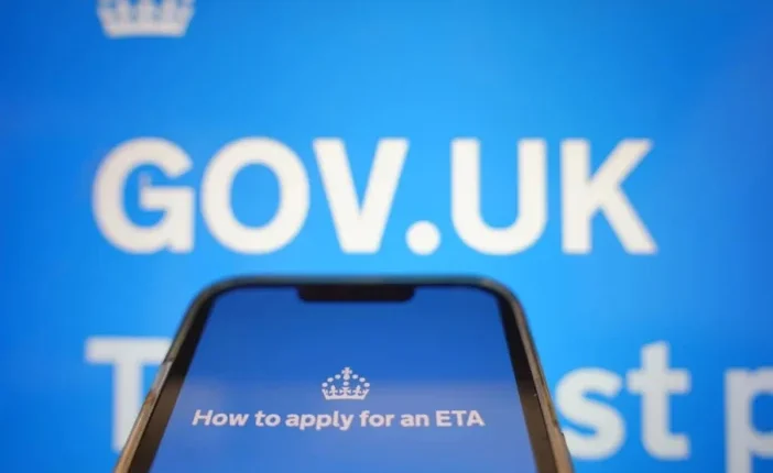 Februártól teljesen vége a könnyű beutazásnak az Egyesült Királyságba, kötelezővé válik az ETA - minden amit tudni kell