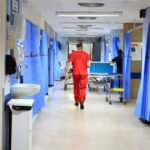 A brit kormány közzétette, hogyan akarják helyrehozni a katasztrofális helyzetben lévő NHS-t és a sürgősségi osztályokat egész Nagy-Britanniában