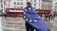 Szigorít a brit kormány: elveszíthetik a tartózkodási jogaikat az EU-s állampolgárok - ez az angliai magyarokat is érinti Szigorít a brit kormány: elveszíthetik a tartózkodási jogaikat az EU-s állampolgárok - ez az angliai magyarokat is érinti