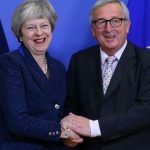Végre az EU tagállamok vezetői is beleegyeztek a britek Brexit tervébe, de csak egy feltétellel