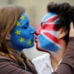 Bekeményít az EU: nem tárgyalnak a britekkel, amíg nincs elintézve a tartózkodási engedély kédése