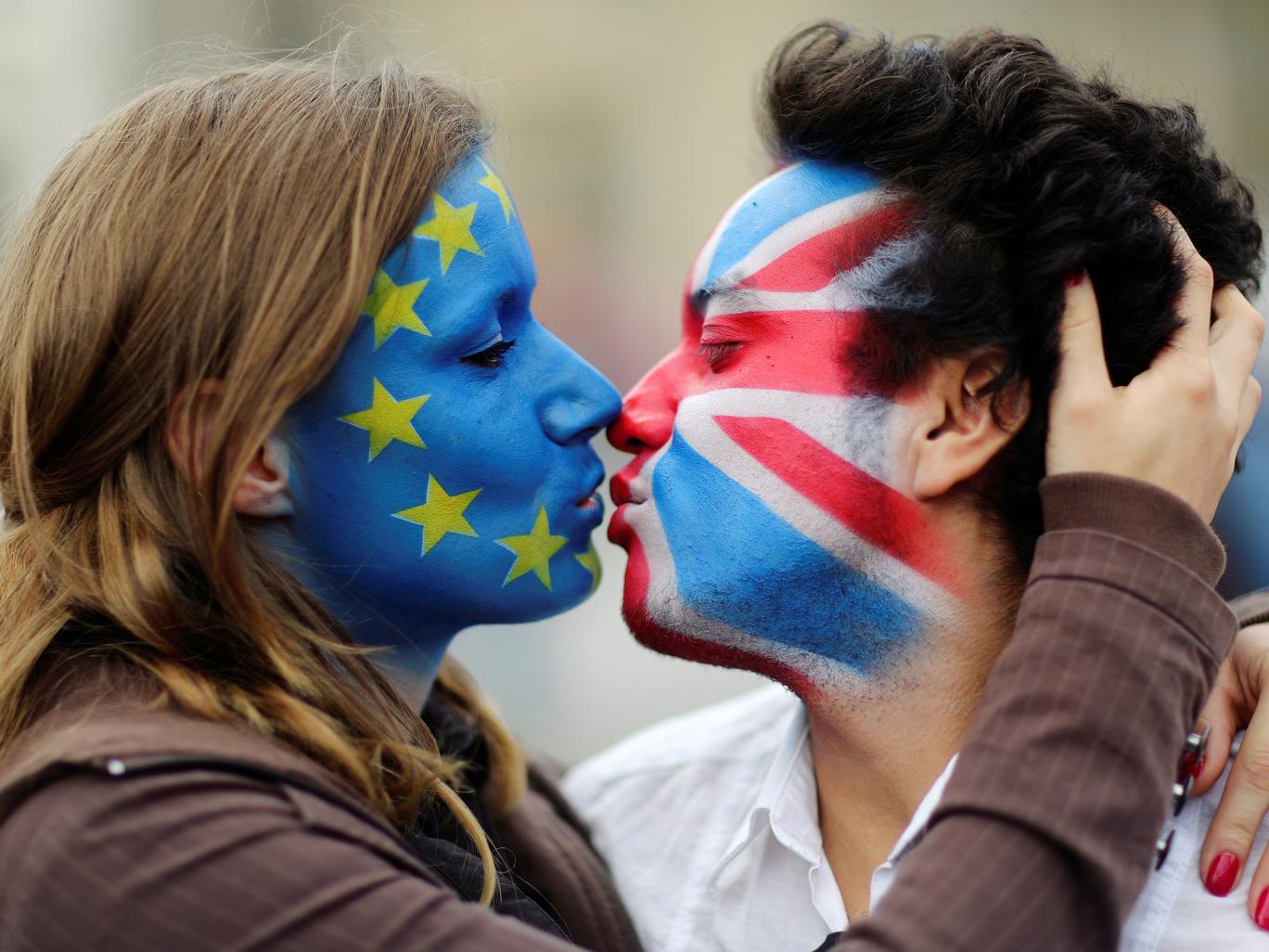 Bekeményít az EU: nem tárgyalnak a britekkel, amíg nincs elintézve a tartózkodási engedély kédése 2