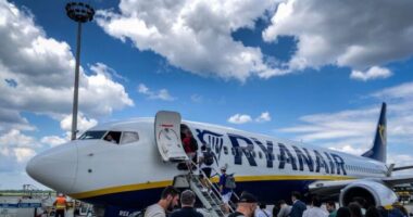 400 járatát törli a Ryanair egész Európában, ami emberek tízezreit érinti