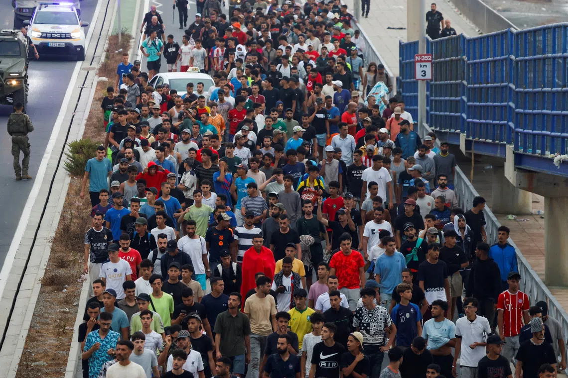 Migránsválság Ceutában: 60 ezer ember érkezett egyszerre - mi várható, és elérhetik-e Európát és az Egyesült Királyságot