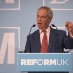 „Farage koncentrációs táborokat akar létrehozni a migránsoknak” – kezd eldurvulni a politikai vita az Egyesült Királyságban