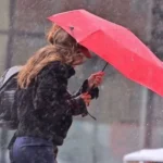 Életveszélyes időjárási körülmények, eső és áradások miatti borostyánsárga figyelmeztetés az Egyesült Királyságban