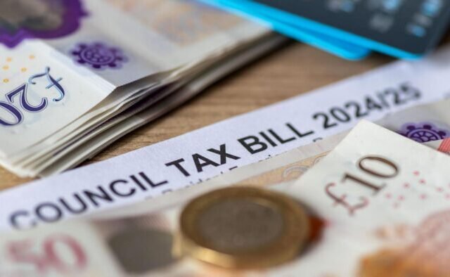Itt van, mennyivel emelkednek a számláink áprilistól az Egyesült Királyságban: energia, víz, TV és önkormányzati adó 