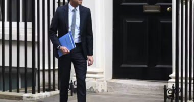 Kiderült, hogy a brit kormány szándékosan visszatartott bizonyos pénzügyi támogatásokat rengeteg rászoruló háztartástól!