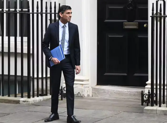 Kiderült, hogy a brit kormány szándékosan visszatartott bizonyos pénzügyi támogatásokat rengeteg rászoruló háztartástól!
