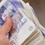 Szuper hír! Milliók éves fizetése nő mától több, mint 1000 fonttal Nagy-Britanniában