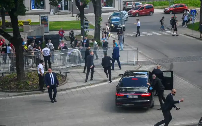 Hasba lőtték a nyílt utcán, kórházban a szlovák miniszterelnök 3
