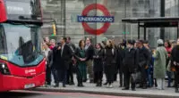Mennyivel emelkednek a londoni metró- és buszjegy árak, és mikortól?
