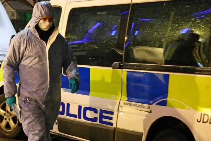 Gyanús kettős haláleset Londonban: ketten "zuhantak" ki a nyolcadik emeletről