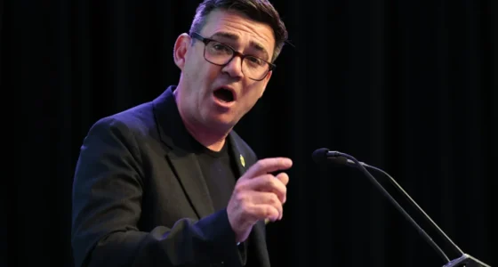 Mire számíthatnak a Nagy-Britanniában élők, ha Andy Burnham lesz a miniszterelnök - bevándorlás, EU csatlakozás, adózás, támogatások