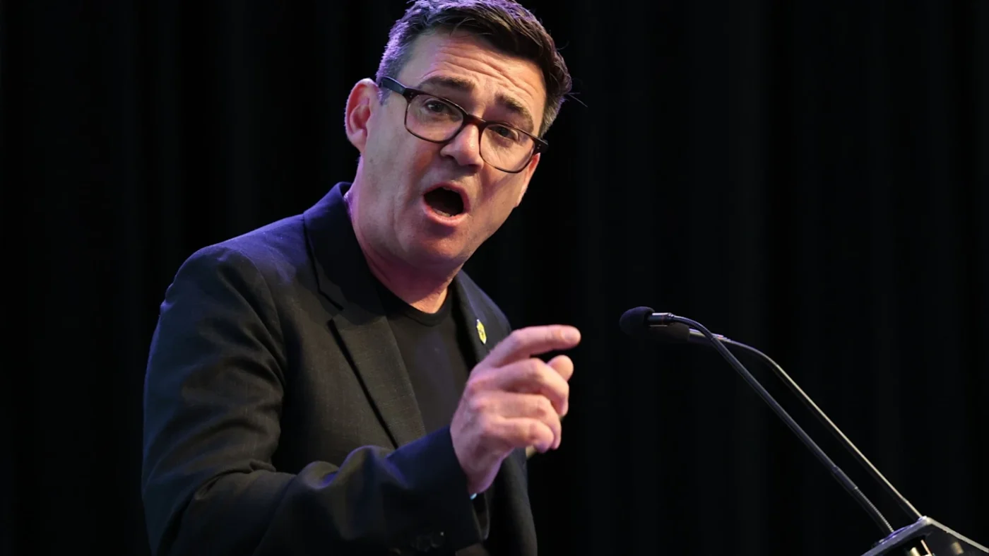 Mire számíthatnak a Nagy-Britanniában élők, ha Andy Burnham lesz a miniszterelnök - bevándorlás, EU csatlakozás, adózás, támogatások Mire számíthatnak a Nagy-Britanniában élők, ha Andy Burnham lesz a miniszterelnök - bevándorlás, EU csatlakozás, adózás, támogatások