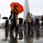 Rekordsebességgel nőnek a fizetések Nagy-Britanniában, de még ez is kevés: megdöbbentő új adatok
