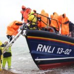 Döbbenetesen sok, rekord számú migráns vár arra, hogy Nagy-Britannia döntsön a sorsáról