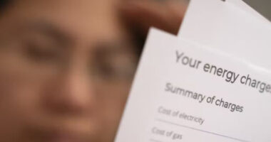 Már 10-ből 4 embernek 100 fontja se marad hónap végére a válság miatt Nagy-Britanniában - megdöbbentő új statisztikák