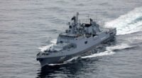 Orosz hadihajó figyelmeztető lövéseket adott le egy brit jachtnak a brit partok közelében
