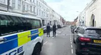 Agyonlőttek egy 21 éves fiatalt London belvárosában, az elkövető szökésben, a rendőrség nagy erőkkel keresi 2