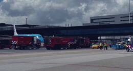 Horrorbaleset az egyik európai repülőtéren: az utasok szeme láttára szippantott be egy embert a repülő hajtóműve 20