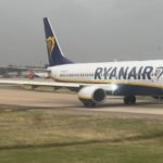 Elképesztő összeget, percenként közel 5000 fontot kaszált a Ryanair a megemelt repülőjegy árakkal