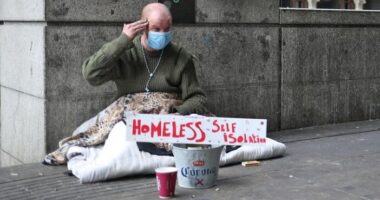 Januártól deportálni fogják Nagy-Britanniából azokat, akik külföldiek és nincs fedél a fejük fölött