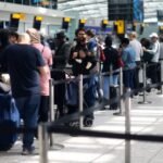 Emberek tízezreit érintő járattörlések és késések Anglia legnagyobb repterein