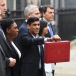 Durván £4,000-tól esett el minden ember átlagosan Nagy-Britanniában, mióta a konzervatív párt van hatalmon