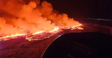 Nem sokkal ezelőtt kitört a vulkán Izlandon, a brit partoktól bő 1000km-re északra