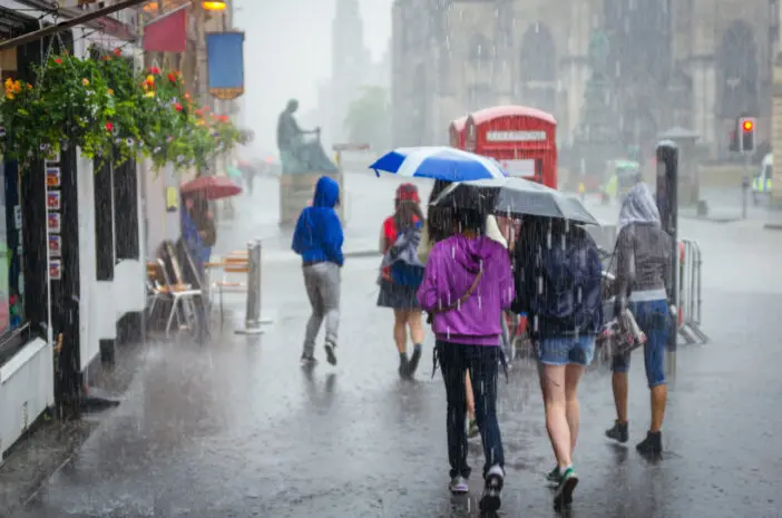 Életveszélyes időjárási körülményekre vonatkozó figyelmeztetés Nagy-Britanniában – itt van, hol várható a legnagyobb eső, és hogy mikor jön az újabb hőhullám 3