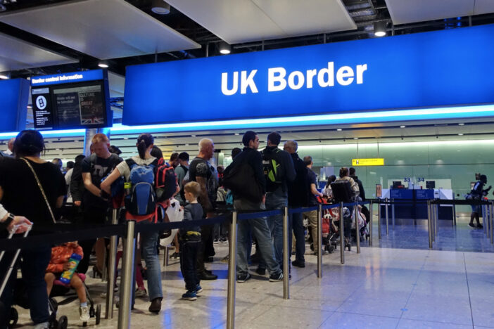 Újabb fejlemények az EU állampolgárok számára bevezetésre kerülő "utazási engedély" kapcsán, ami ahhoz fog kelleni, hogy beléphessenek Nagy-Britanniába 3